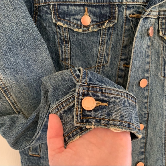 Universal Thread Distressed Jean Jacket - Picture 5 of 7